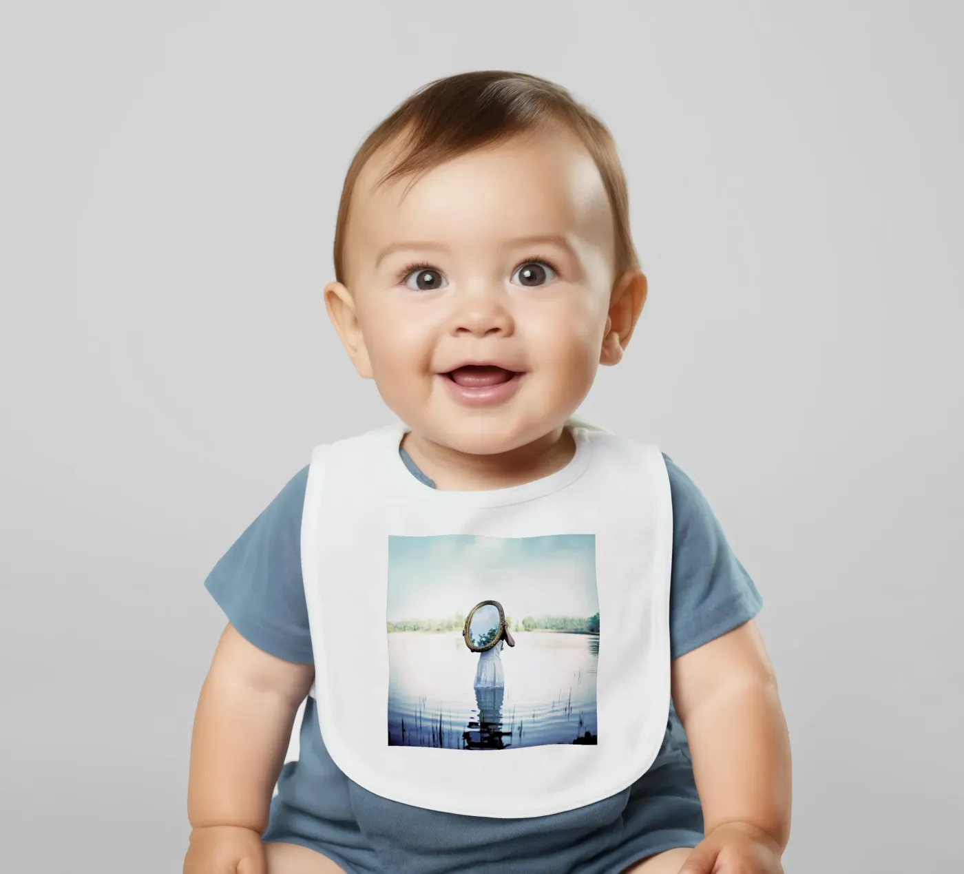 Reflections bavaglino da Lara Zankoul