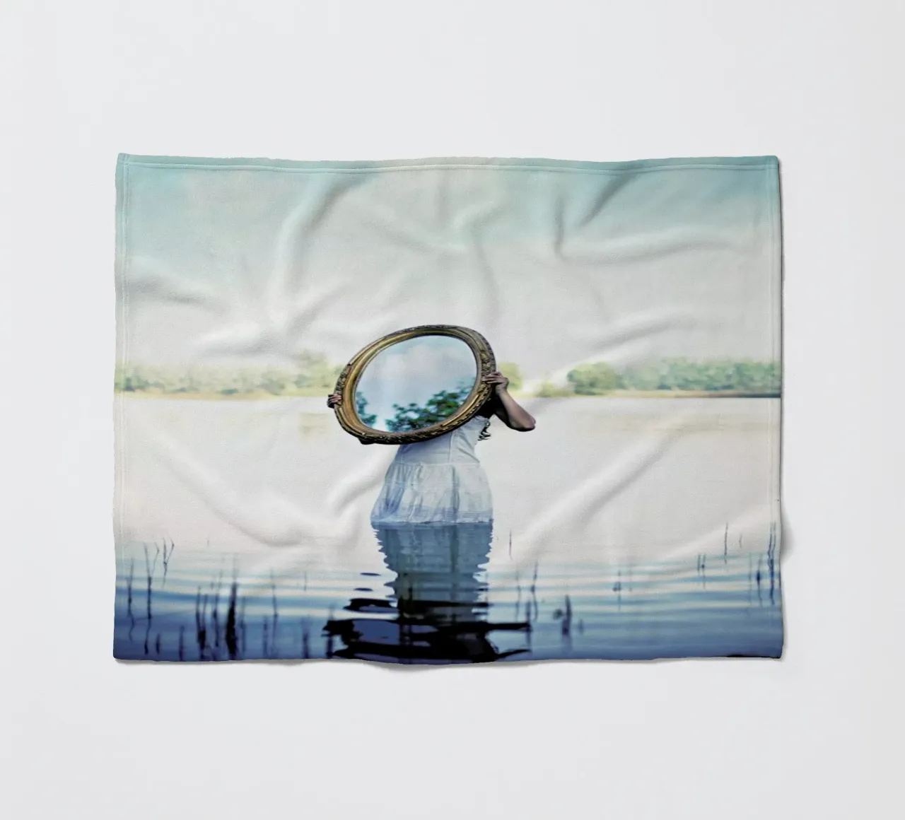 Reflections Fleecedecke von Lara Zankoul