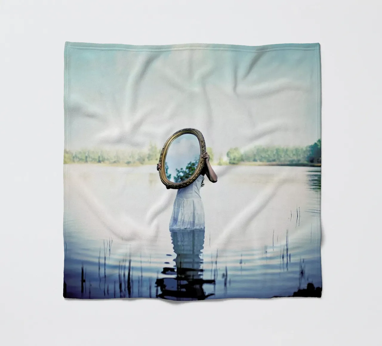 Reflections Fleecedecke von Lara Zankoul