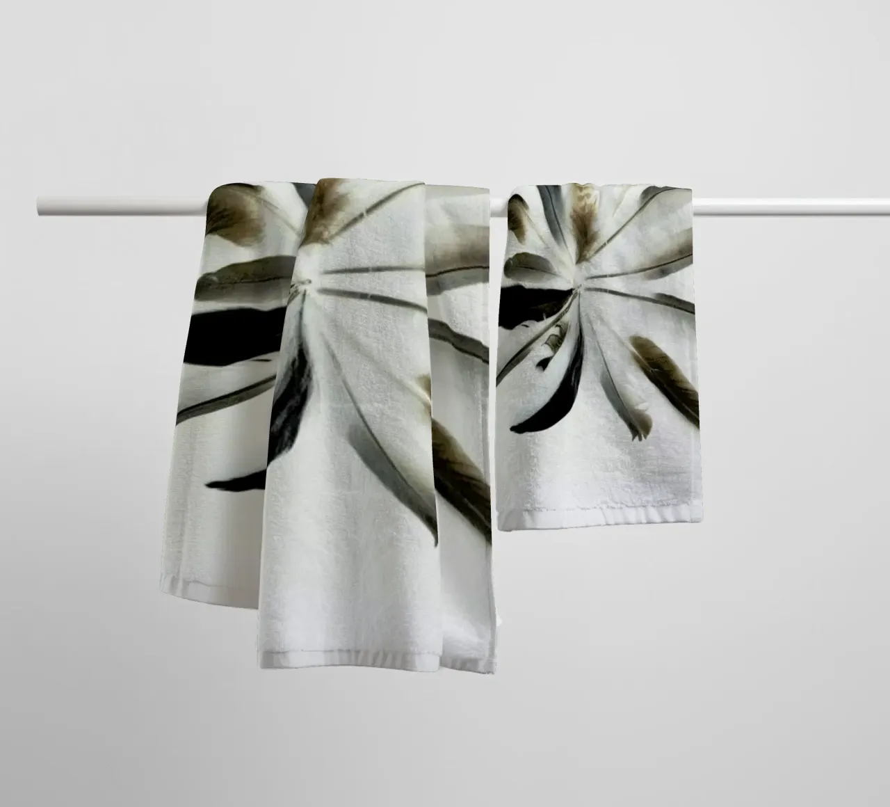 Feathers Circle asciugamano da bagno da Miles of Light