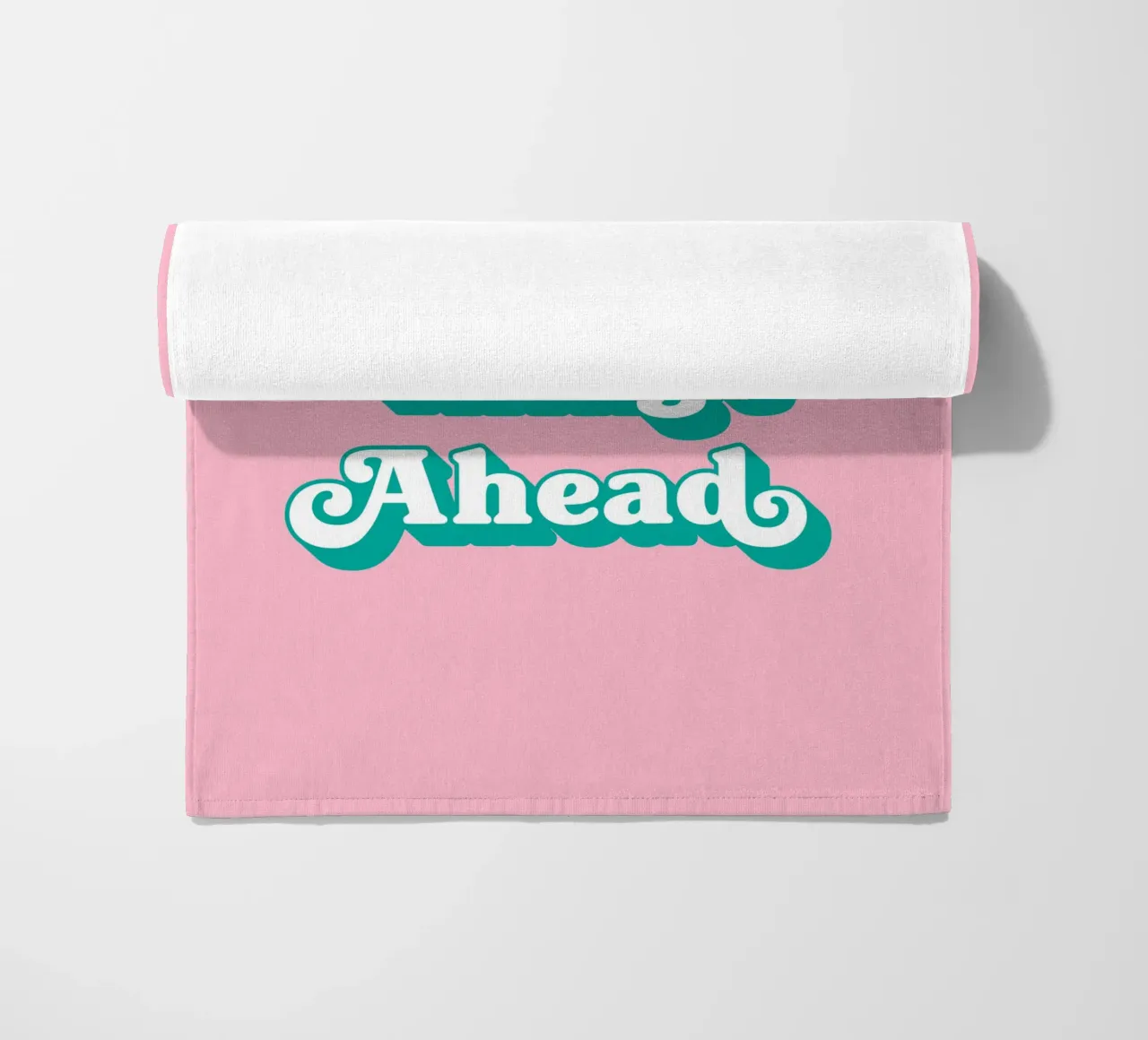 Goede dingen in het verschiet (Roze toon) strandhanddoek van Paigaam Studio