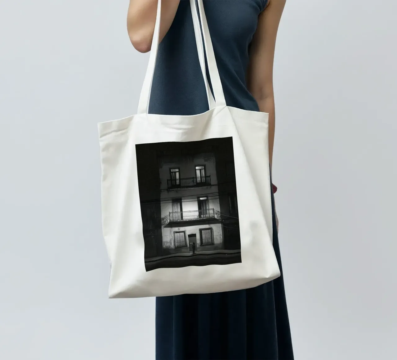 Mystery at night in Buenos Aires tote bag by By Night