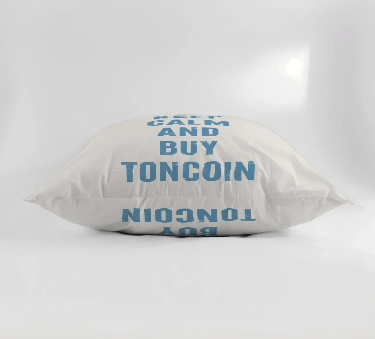 Mantenere la calma e acquistare Toncoin cuscino da Vintagrafica
