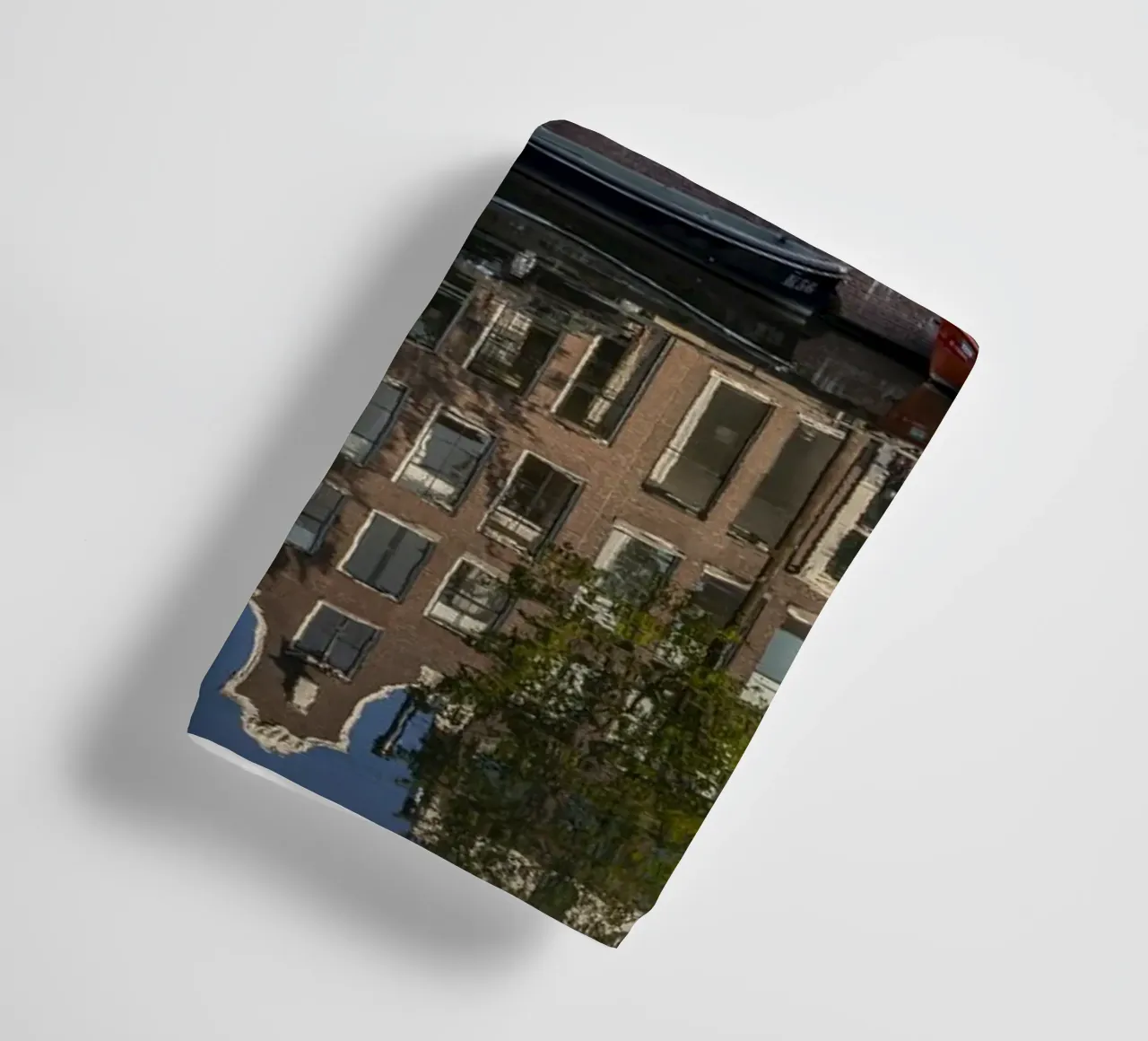 Gracht in Amsterdam asciugamano da bagno da Reisefotografie - Bilder aus aller Welt