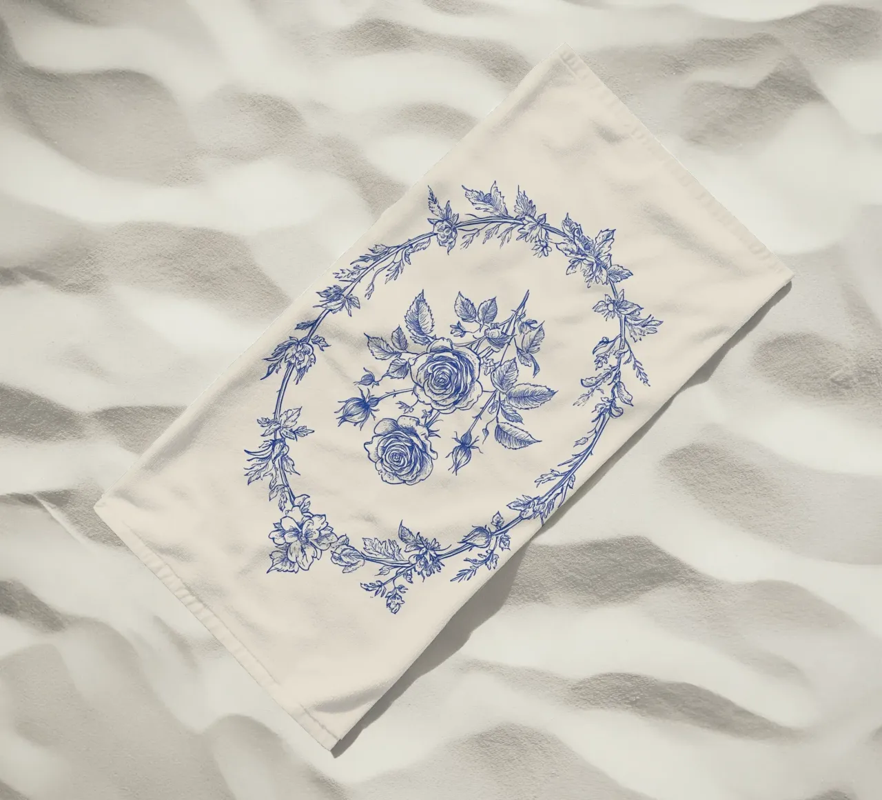 Rose in cornice blu ornata telo mare da Melloi Art Print