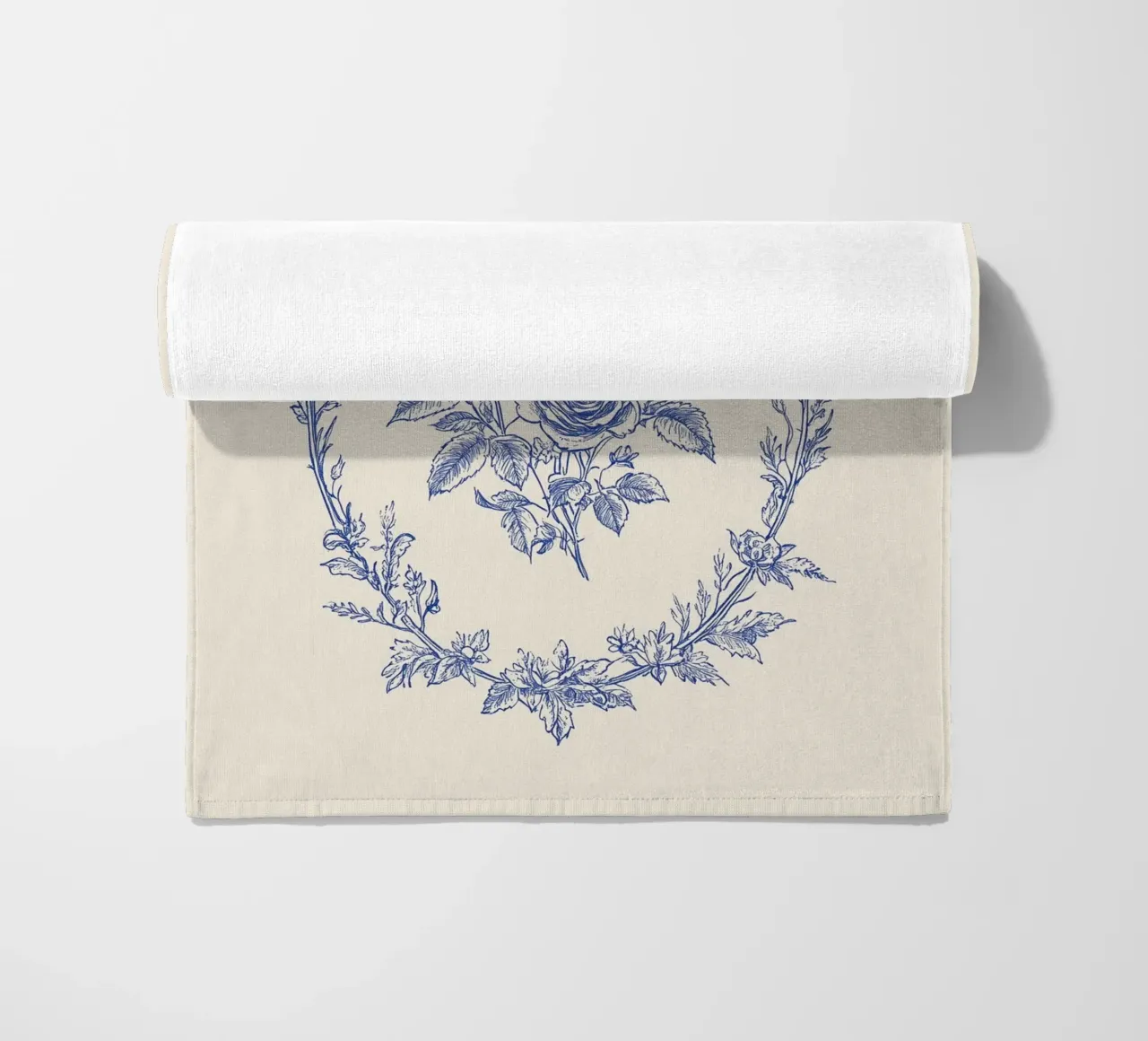 Rose in cornice blu ornata telo mare da Melloi Art Print