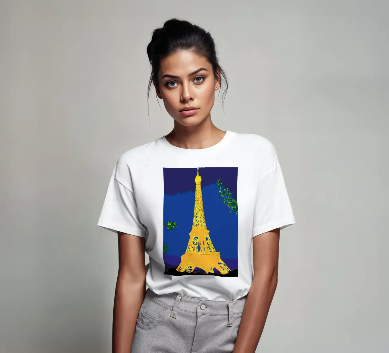 Der Turm bei Nacht T-Shirt von Massimo Frascogna