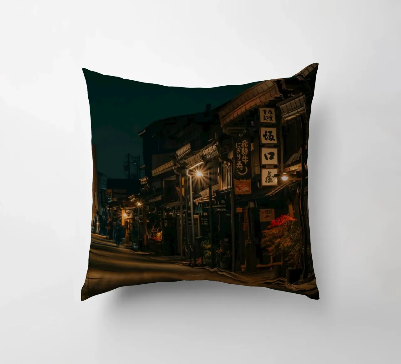Takayama di notte, Giappone cuscino da Marcel Bisig