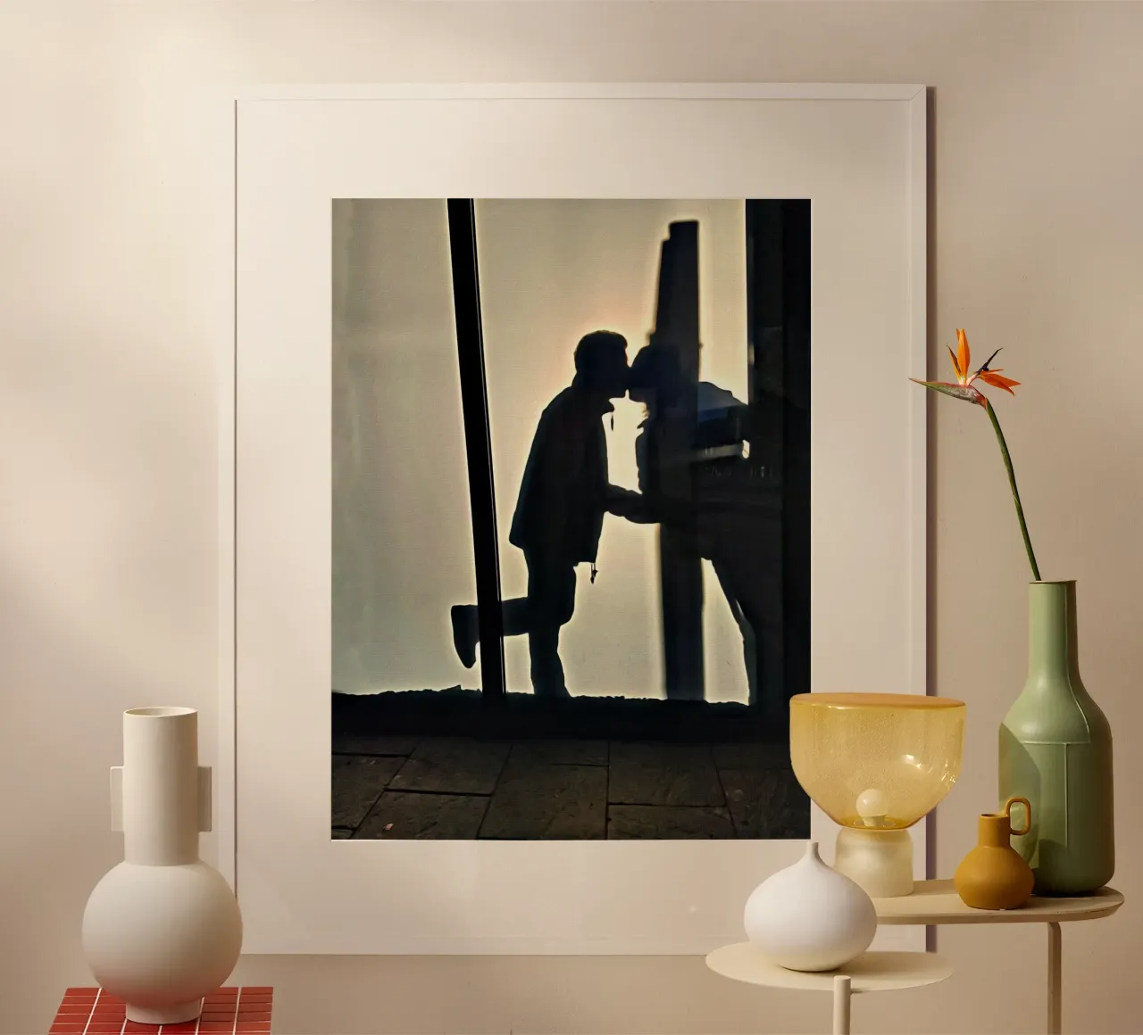 Il bacio poster con telaio in alluminio da Massimo Frascogna