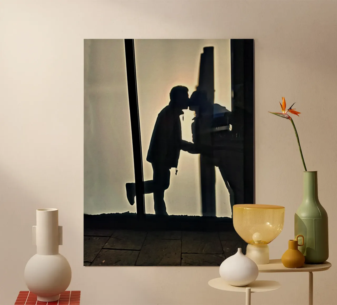 Il bacio poster con telaio in alluminio da Massimo Frascogna