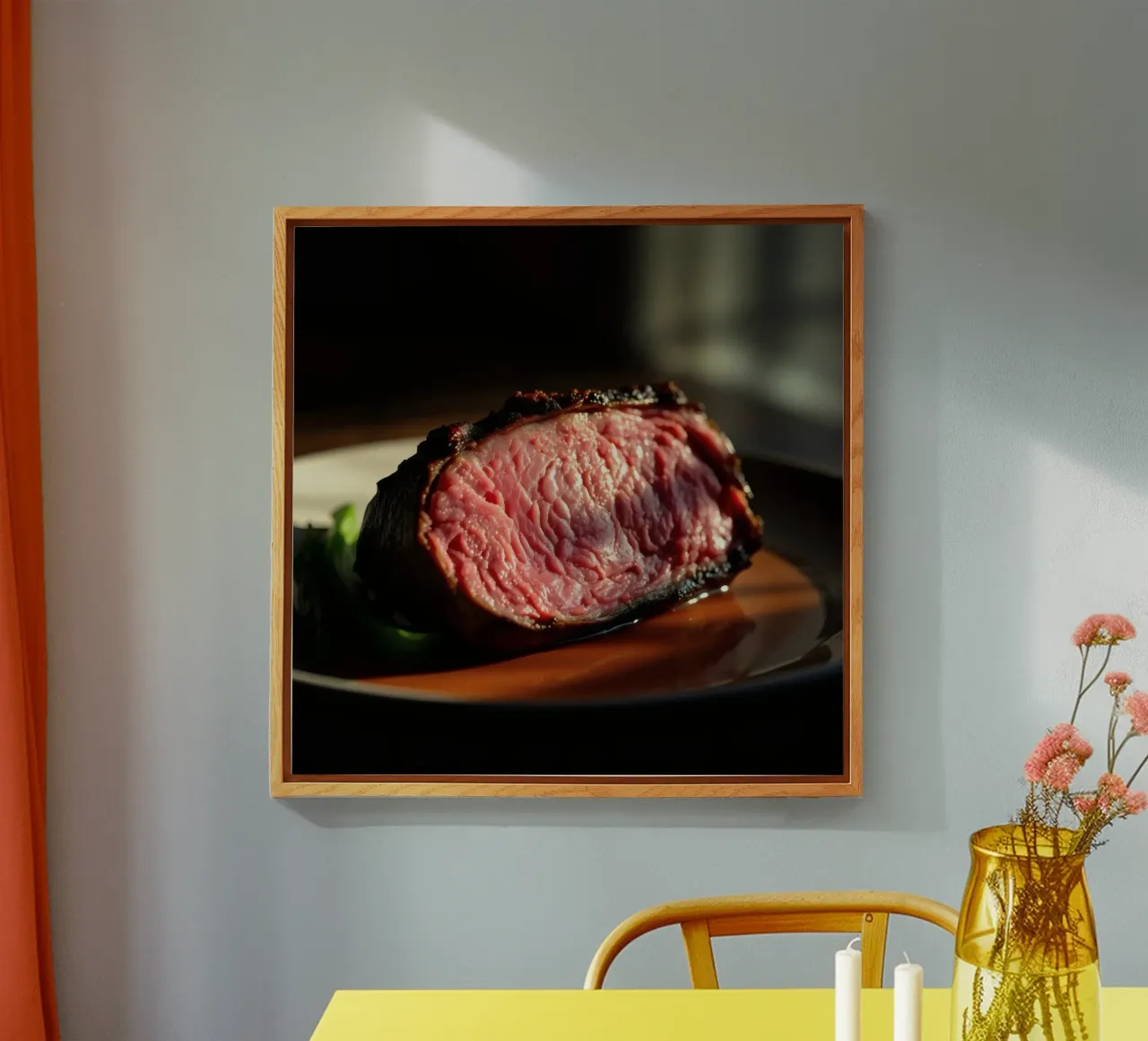 Bistecca di media cottura perfettamente cotta e servita su un piatto scuro plexiglass da DesignDoodle