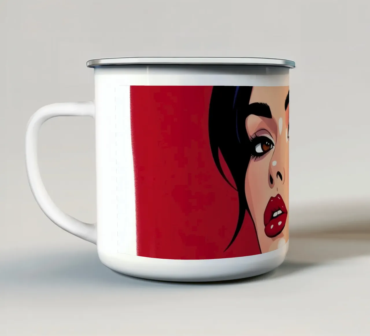Ritratto elegante di una donna con trucco e accessori audaci tazza in smalto da DesignDoodle