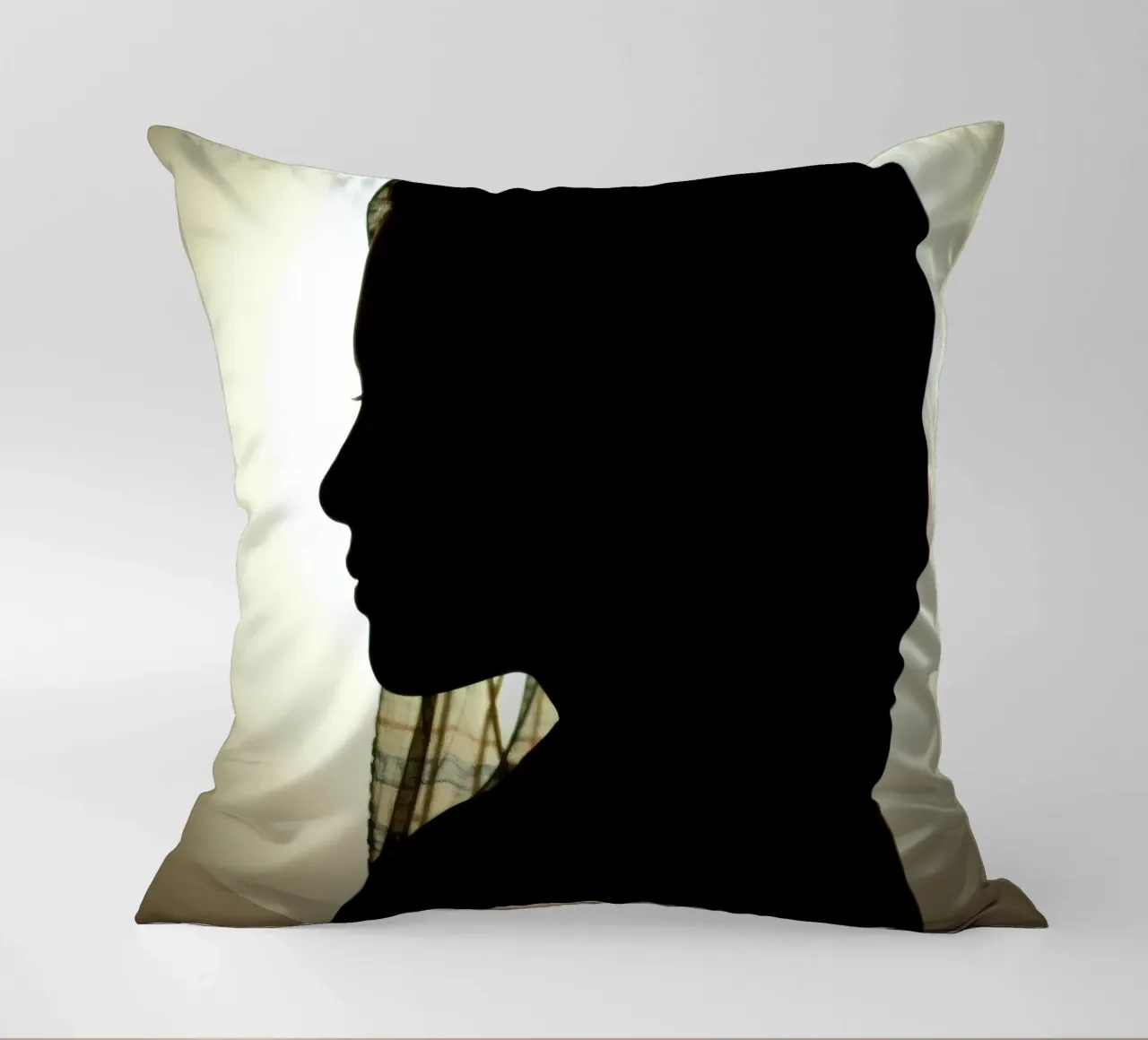 Silhouette di una donna con il foulard cuscino da DesignDoodle