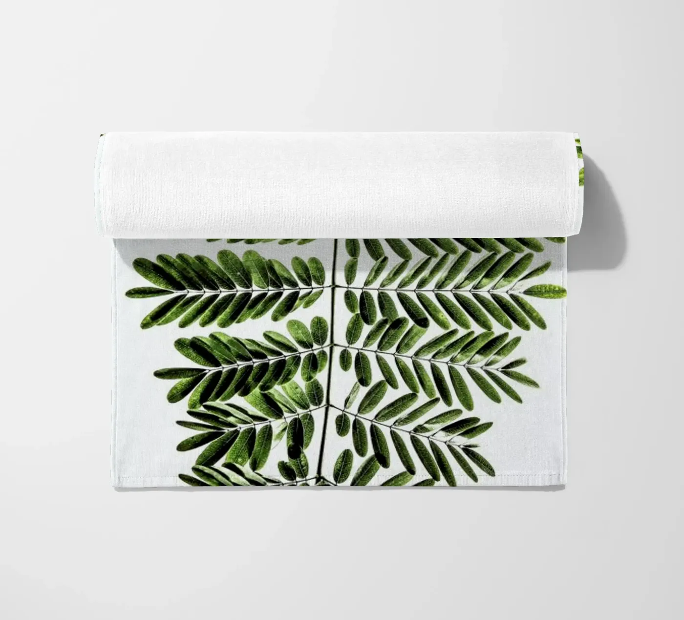 Leaf Study 2 Strandtuch von Shot By Clint