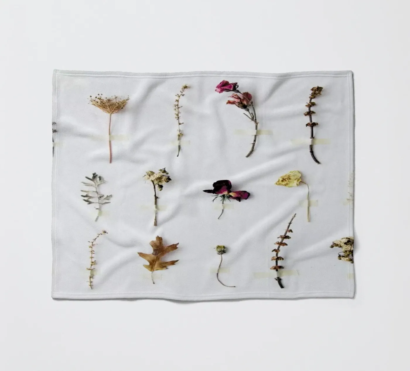 Flora Study Fleecedecke von Miles of Light