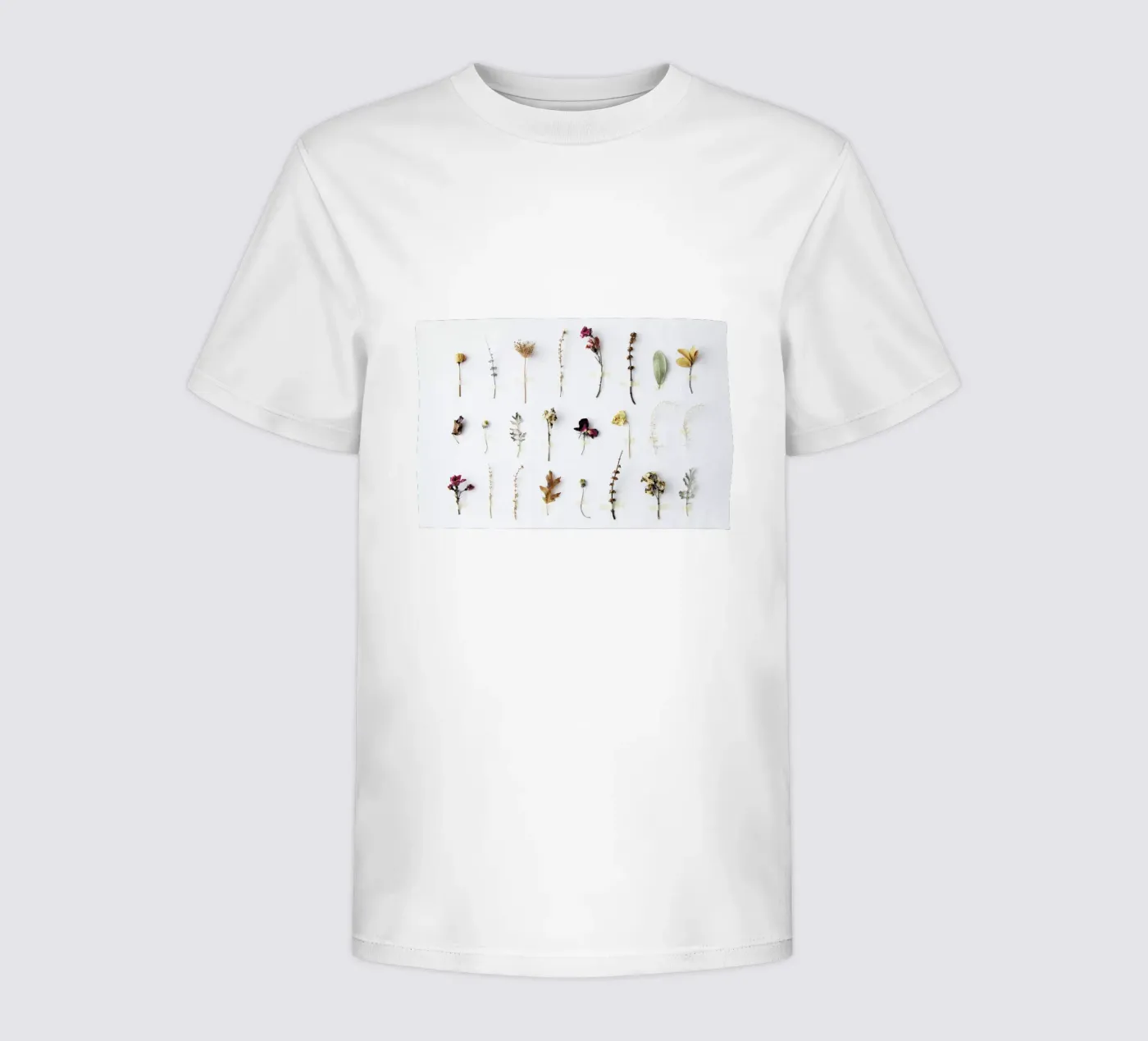 Flora Study Kinder T-Shirt von Miles of Light