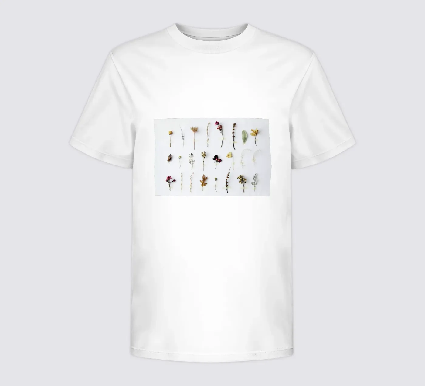 Flora Study Kinder T-Shirt von Miles of Light