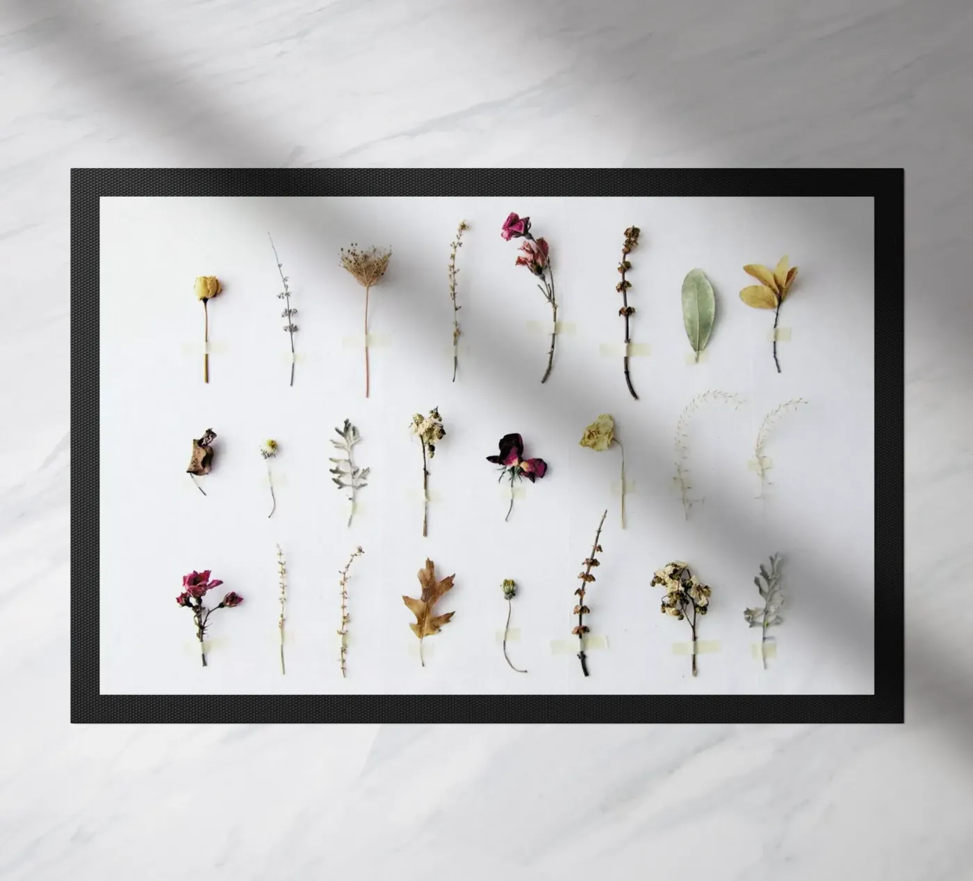 Flora Study Fußmatte von Miles of Light