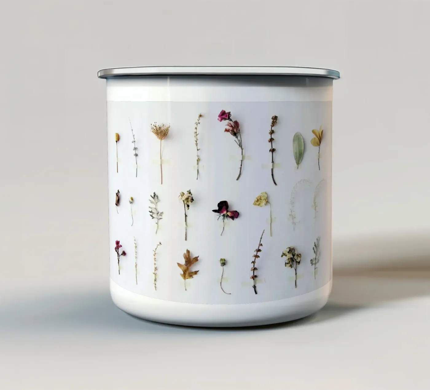 Flora Study tazza in smalto da Miles of Light