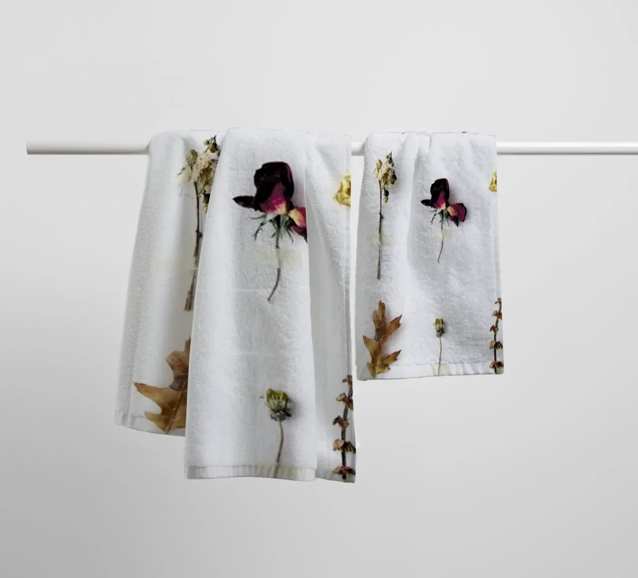 Flora Study badhanddoek van Miles of Light