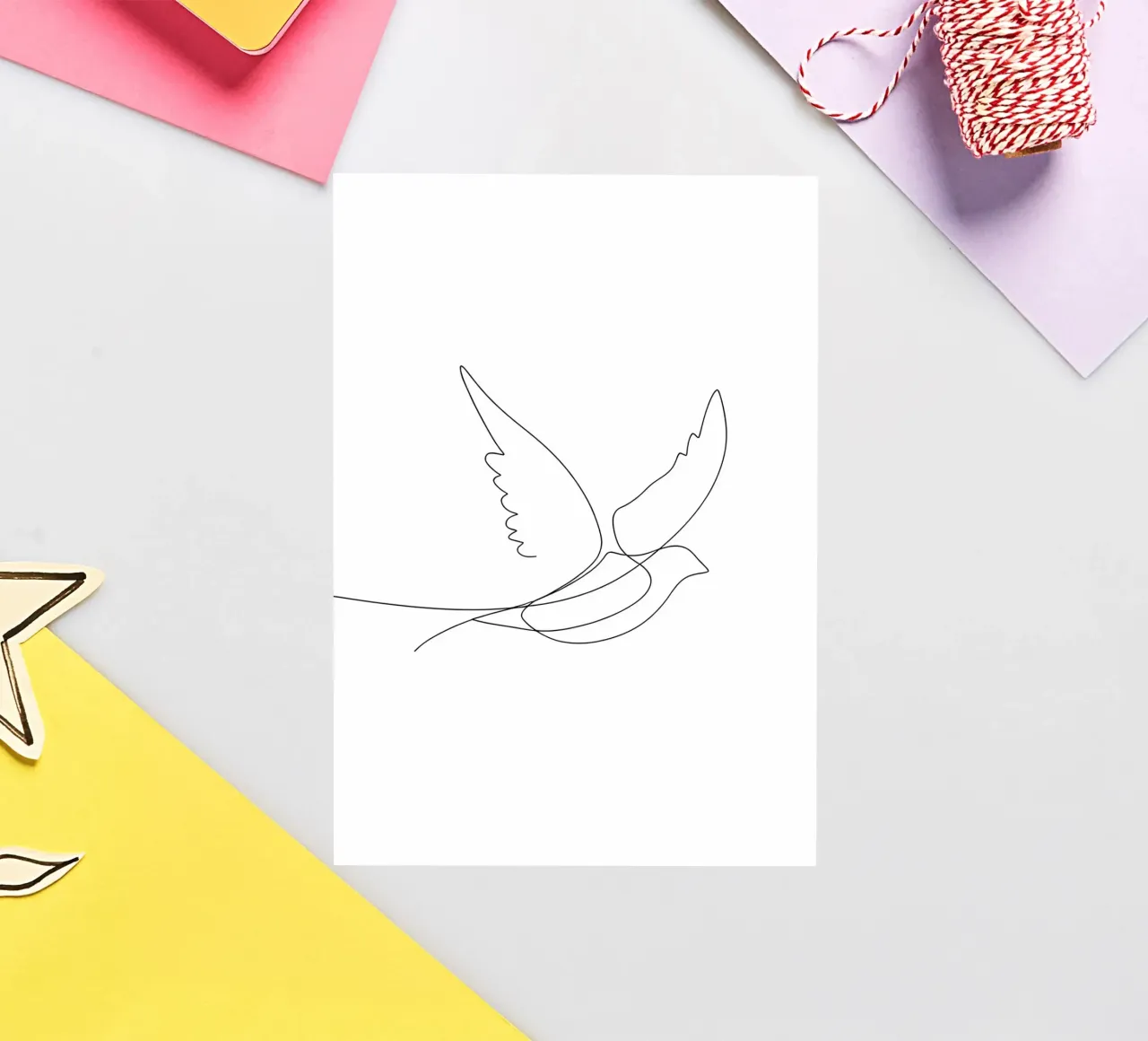 Dessin au trait minimaliste d'un oiseau volant | Abstrait moderne autocollant de Viv Line Art