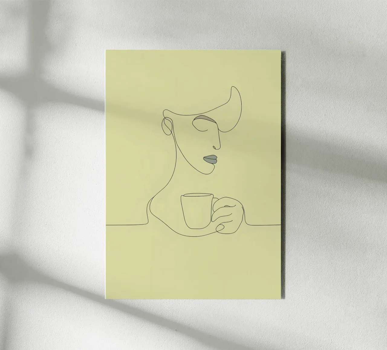 Disegno lineare minimalista di una donna che beve il caffè | Moderno pannello forex da Viv Line Art