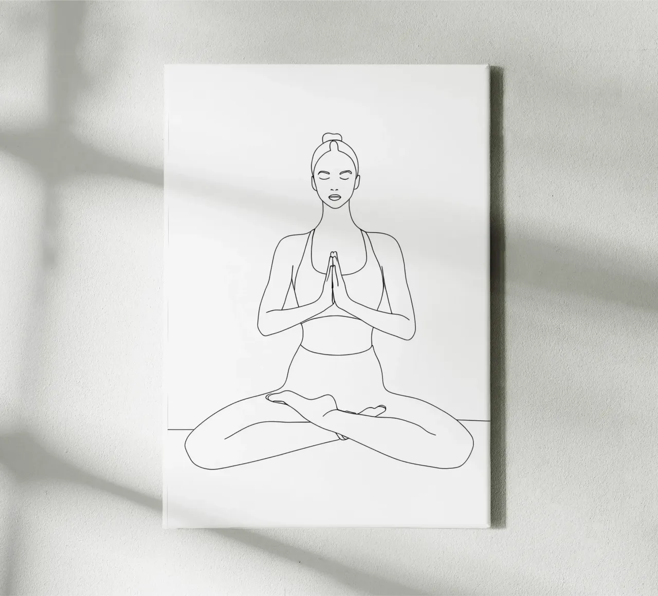Disegno lineare minimalista di una donna in posizione yoga | Addominali moderni tela con Cornice a cassetta da Viv Line Art