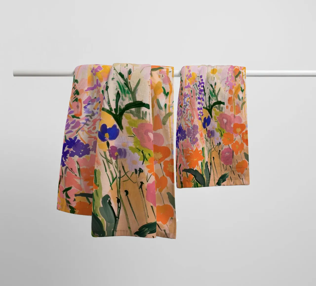 Abstracte kleurrijke bloemenprint, bloemsierkunst, botanische print badhanddoek van Boheme