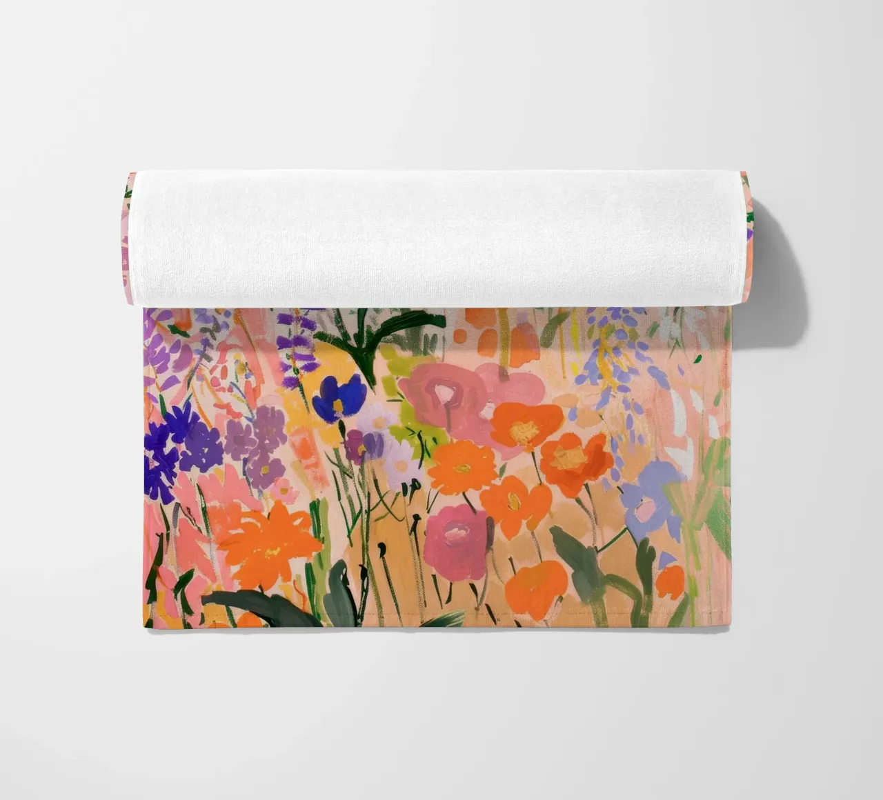 Abstracte kleurrijke bloemenprint, bloemsierkunst, botanische print strandhanddoek van Boheme