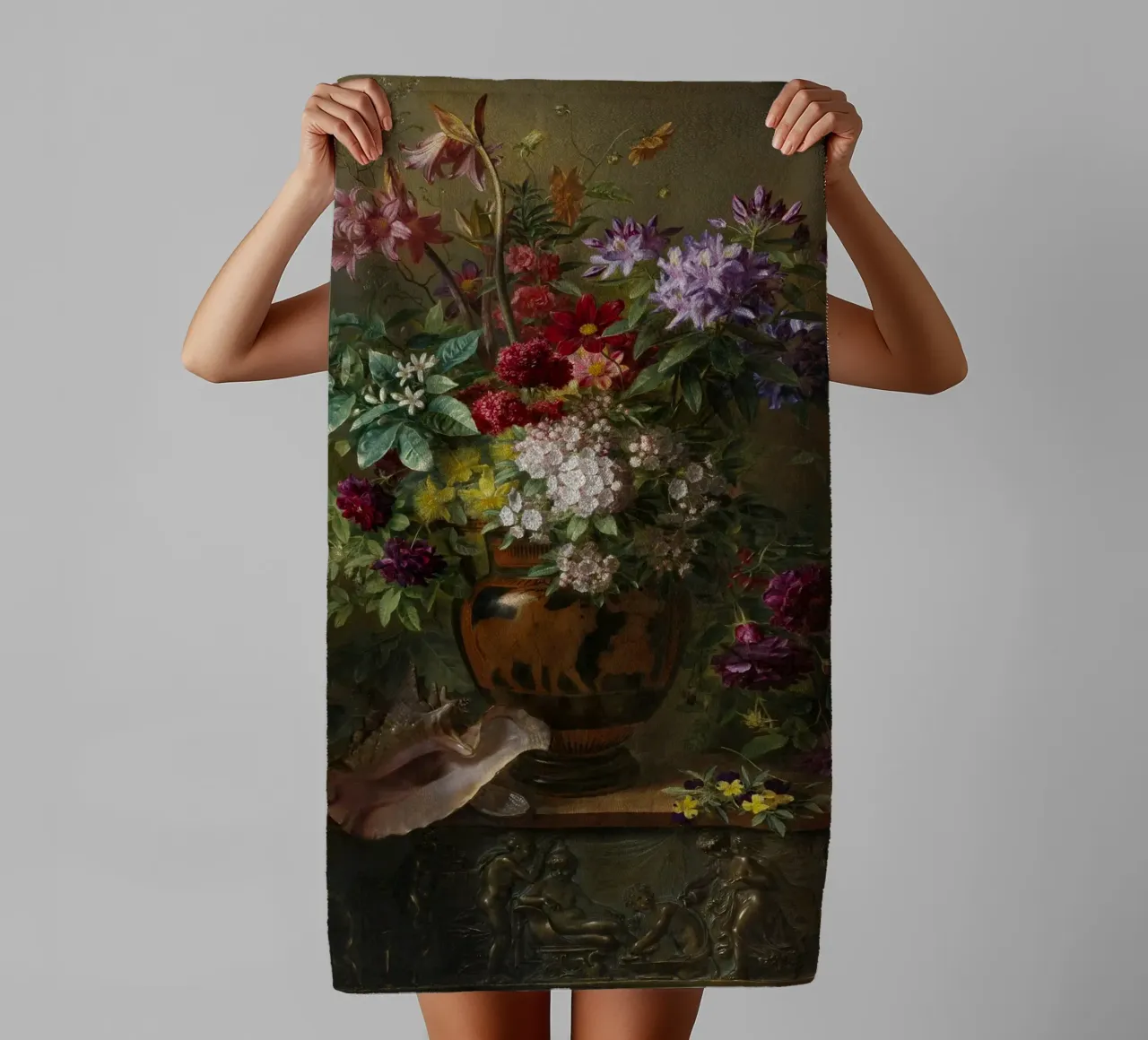 Natura morta con fiori in un vaso greco - Allegoria della primavera asciugamano da bagno da Timeless Artworks