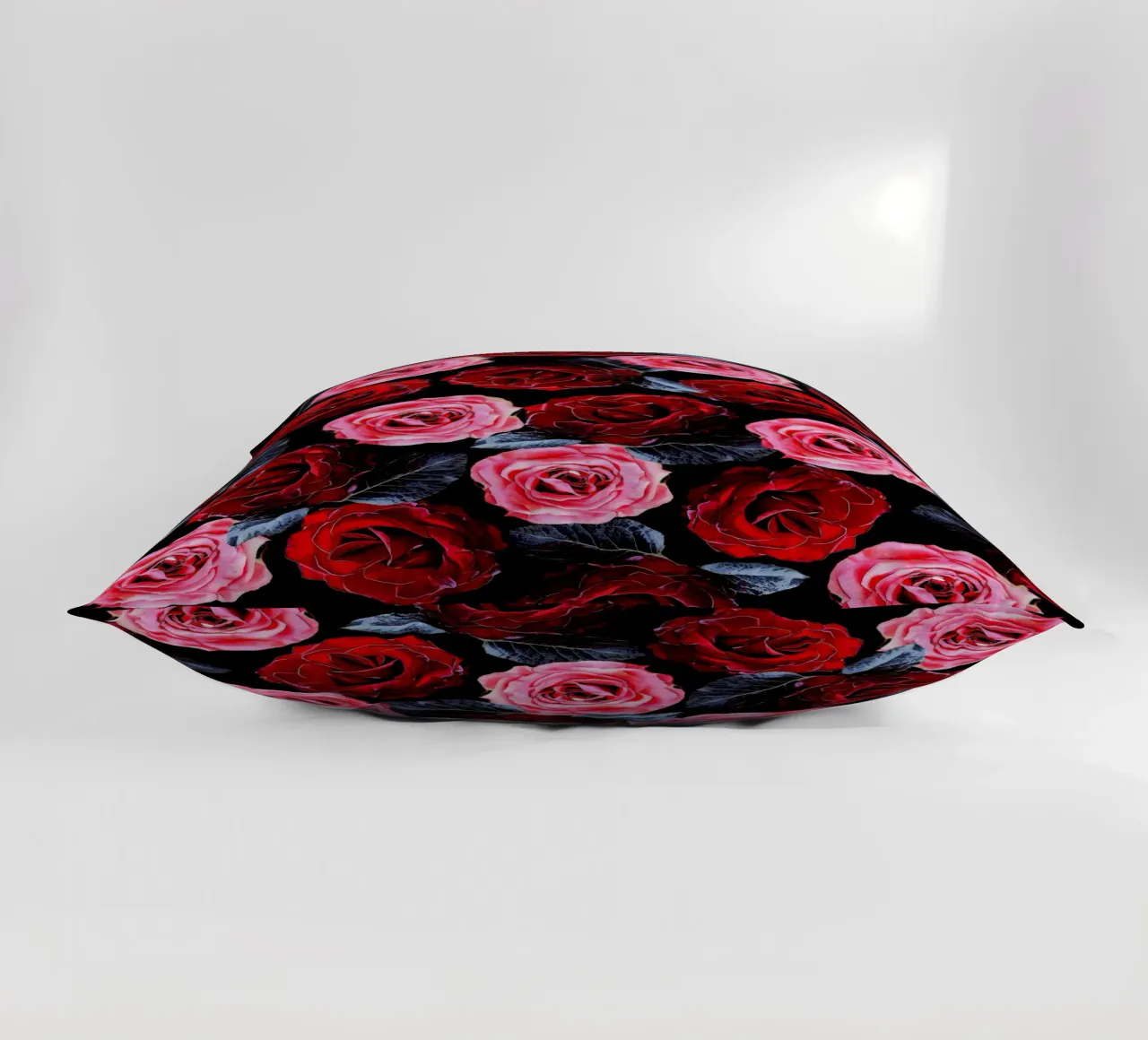 rote und rosa Rosen Muster Kissen von berwies design
