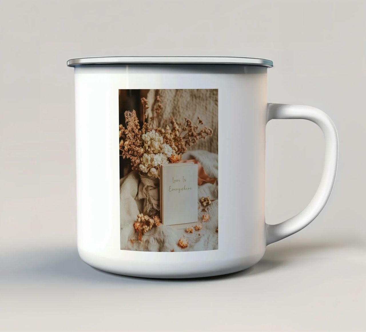 "L'amore è ovunque" Boho Romantik tazza in smalto da Carinaprint
