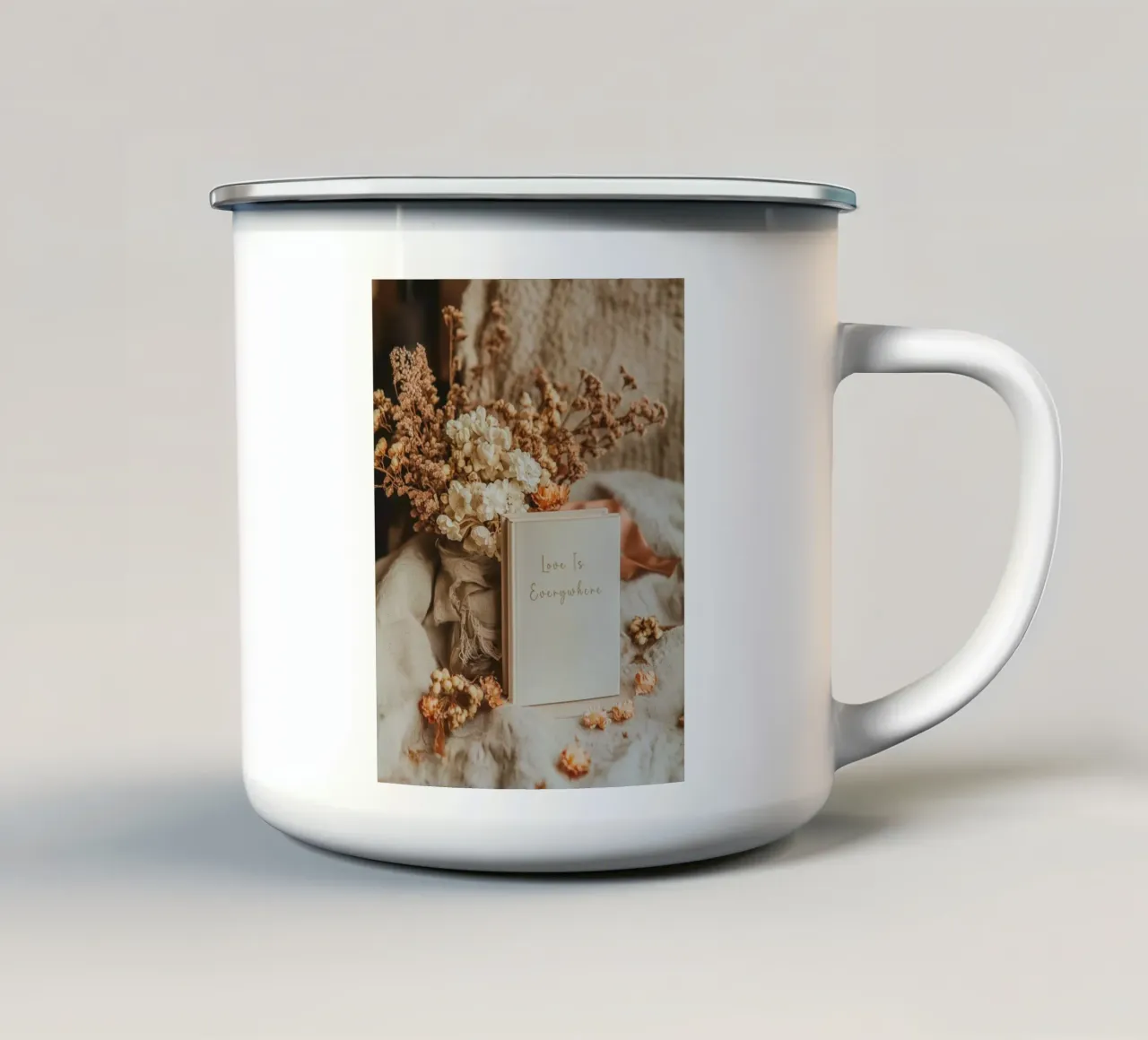 "L'amore è ovunque" Boho Romantik tazza in smalto da Carinaprint
