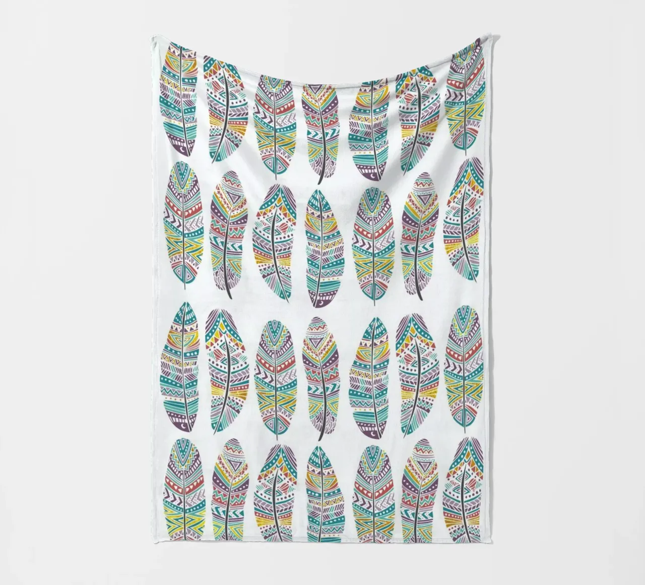 Feathers Pattern with Gold Fleecedecke von Pom Graphic Design