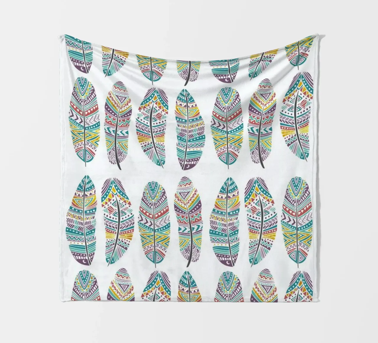 Feathers Pattern with Gold coperta in pile da Pom Graphic Design