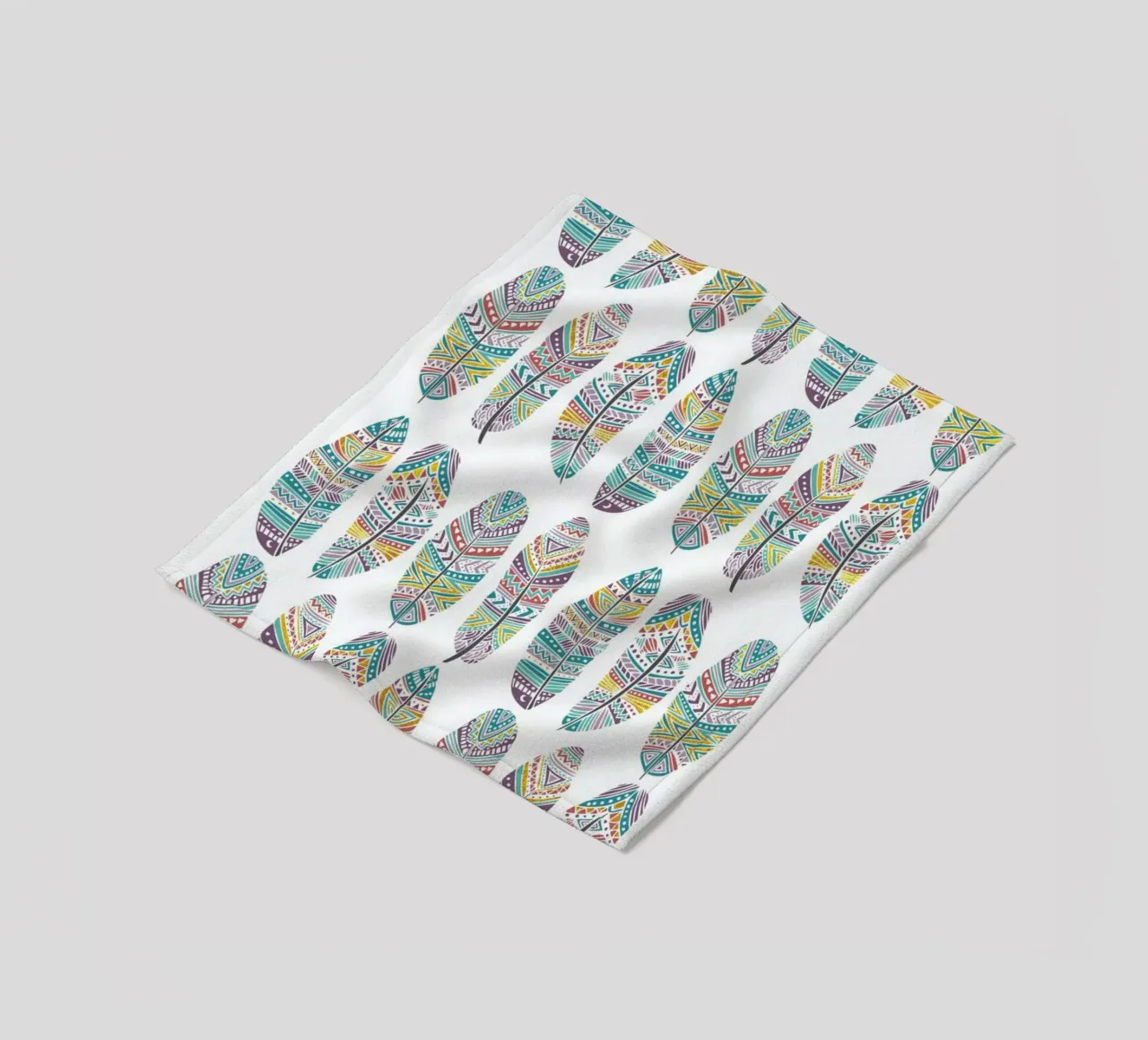 Feathers Pattern with Gold coperta in pile da Pom Graphic Design