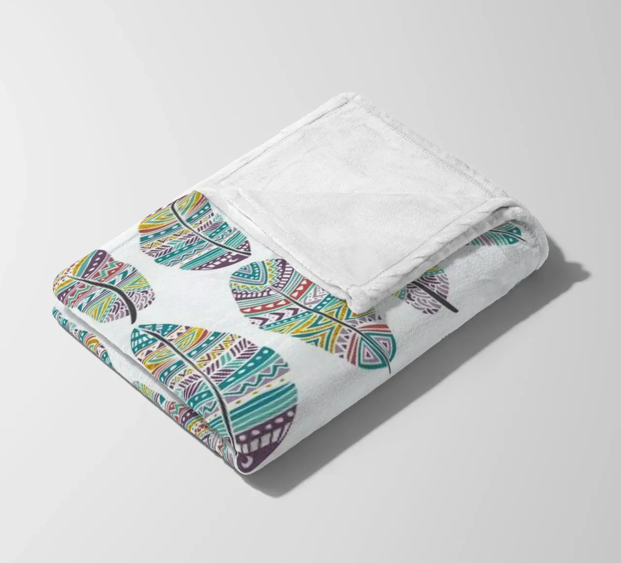 Feathers Pattern with Gold coperta in pile da Pom Graphic Design