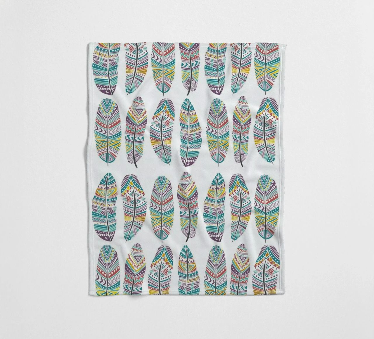 Feathers Pattern with Gold coperta in pile da Pom Graphic Design