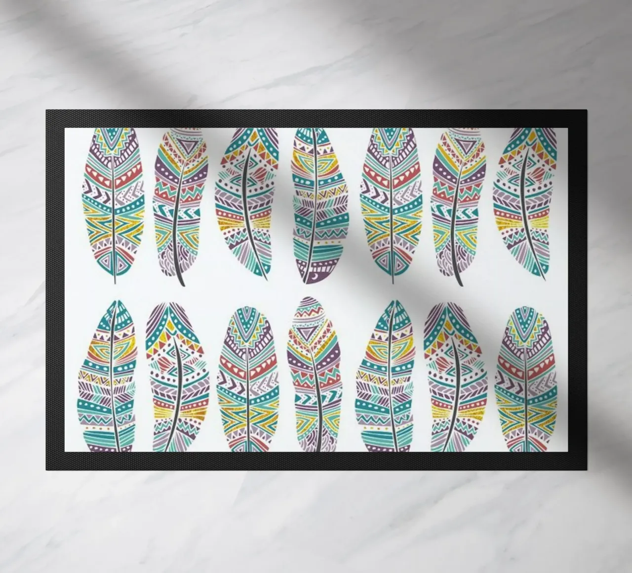 Feathers Pattern with Gold paillasson de Pom Graphic Design
