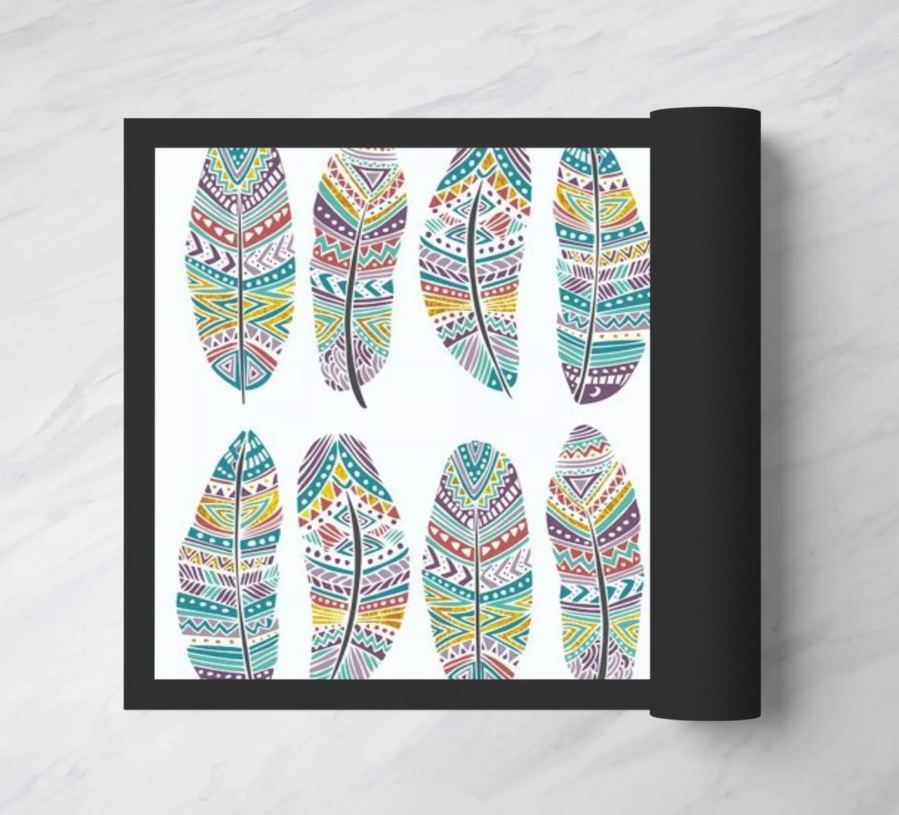 Feathers Pattern with Gold zerbino da Pom Graphic Design