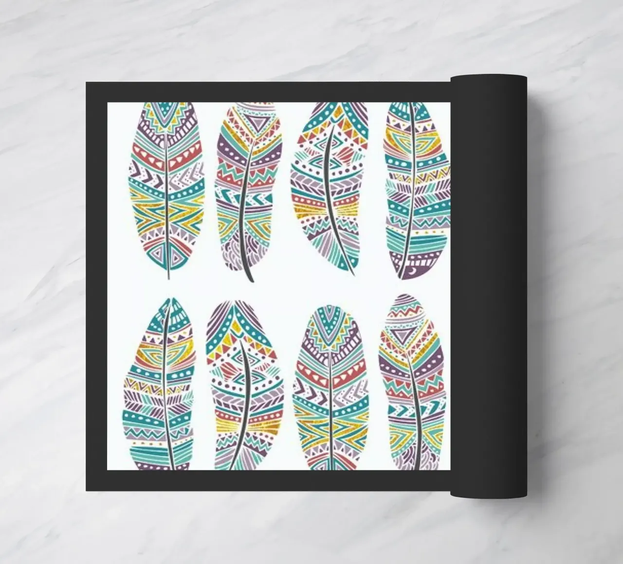 Feathers Pattern with Gold zerbino da Pom Graphic Design