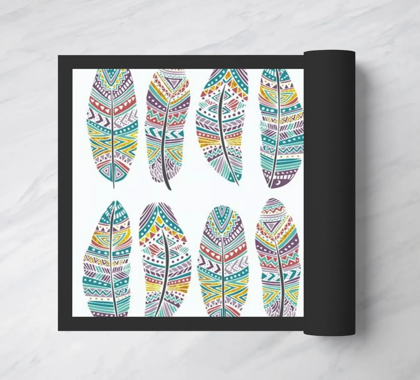 Feathers Pattern with Gold zerbino da Pom Graphic Design