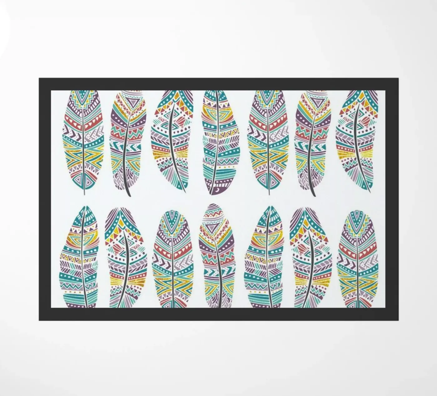 Feathers Pattern with Gold zerbino da Pom Graphic Design