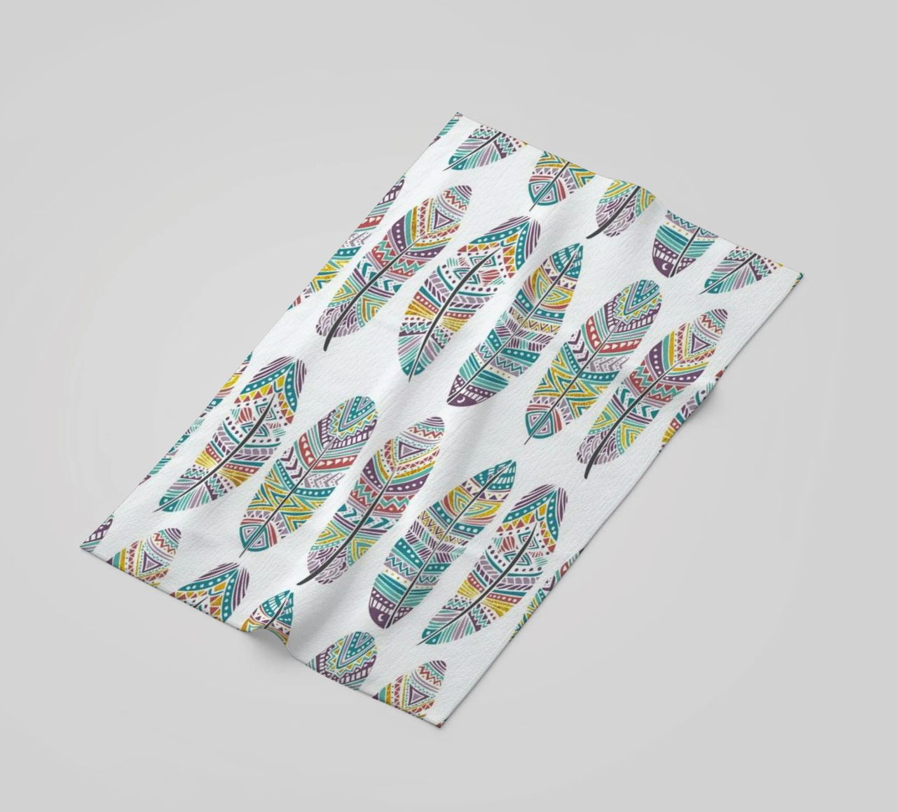 Feathers Pattern with Gold telo mare da Pom Graphic Design
