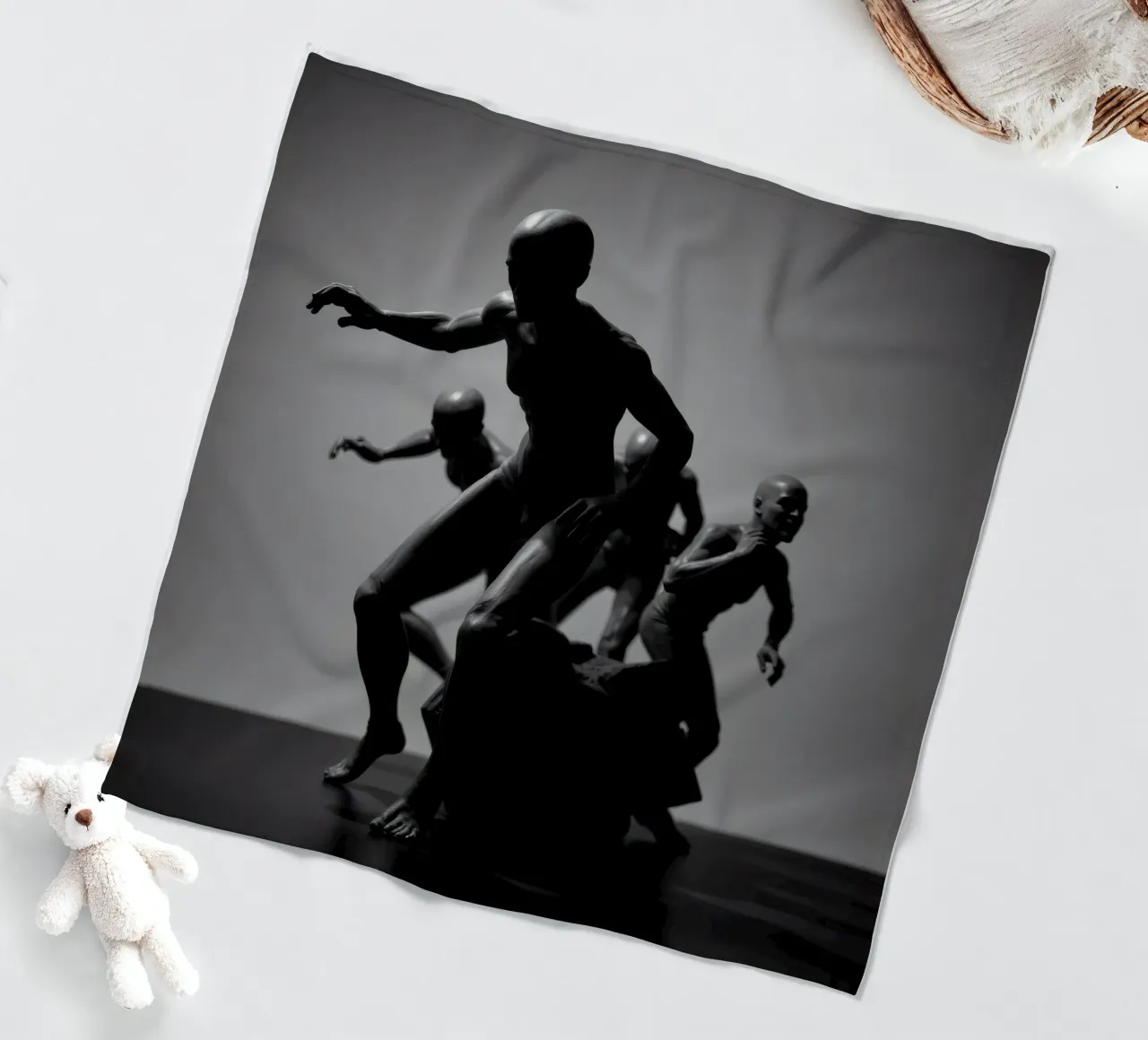 Des figures en mouvement qui capturent l'essence de la lutte plaid polaire de DesignDoodle