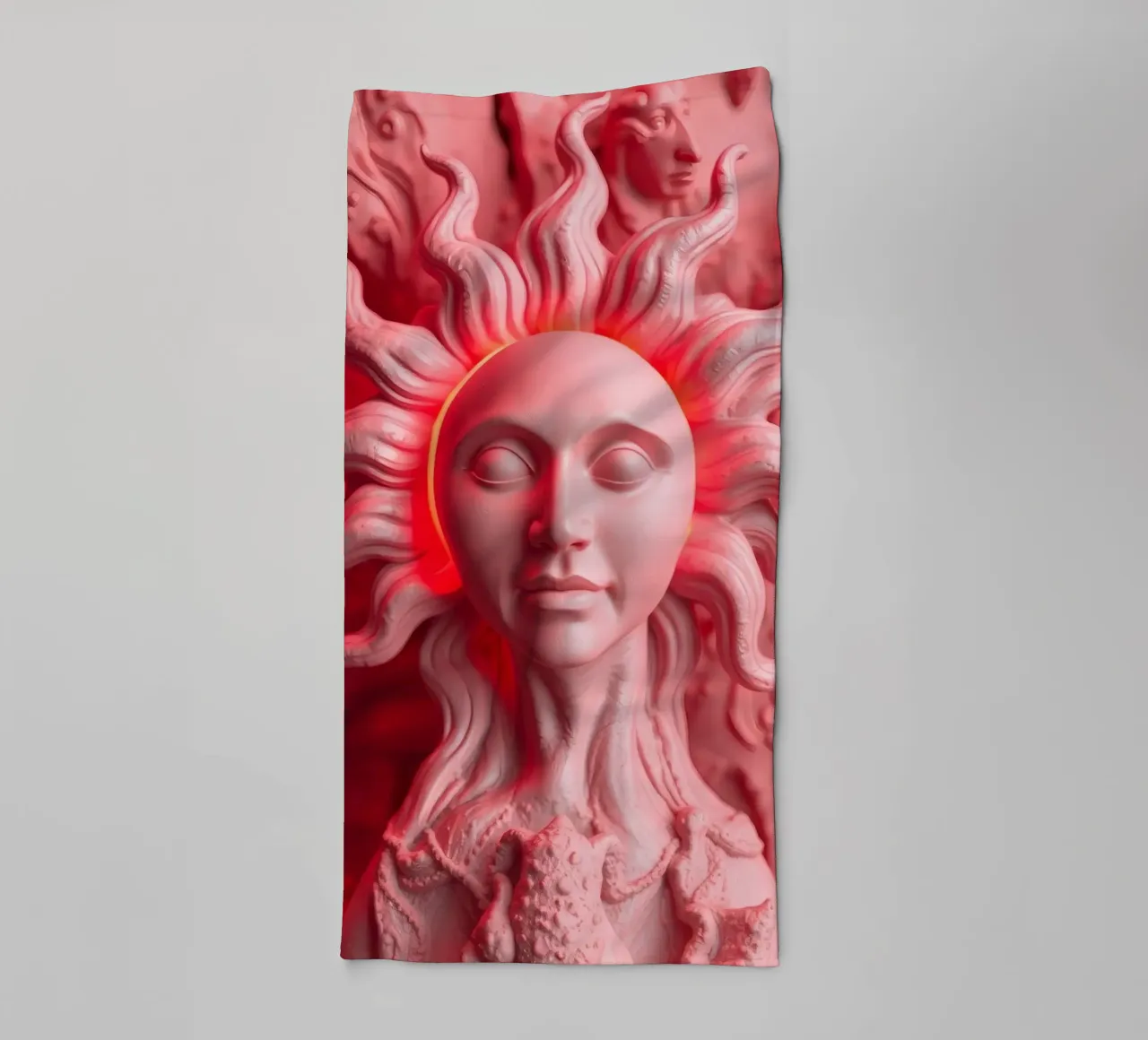 Intricata scultura di una dea del sole circondata da una mistica asciugamano da bagno da DesignDoodle