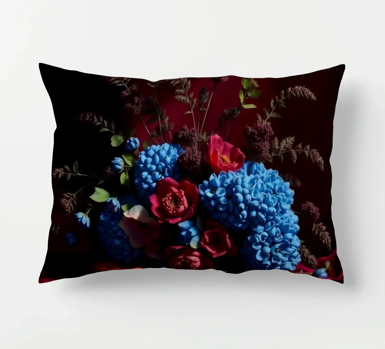 Vibrante composizione floreale con frutta colorata in cuscino da DesignDoodle