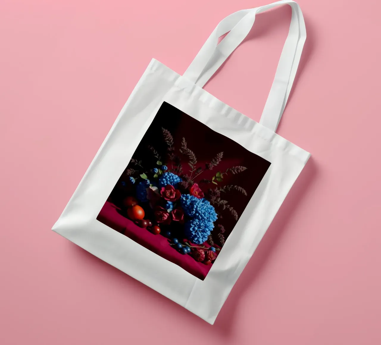 Vibrante composizione floreale con frutta colorata in borsa in juta da DesignDoodle