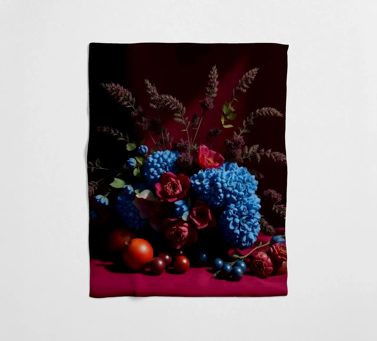 Vibrante composizione floreale con frutta colorata in coperta in pile da DesignDoodle