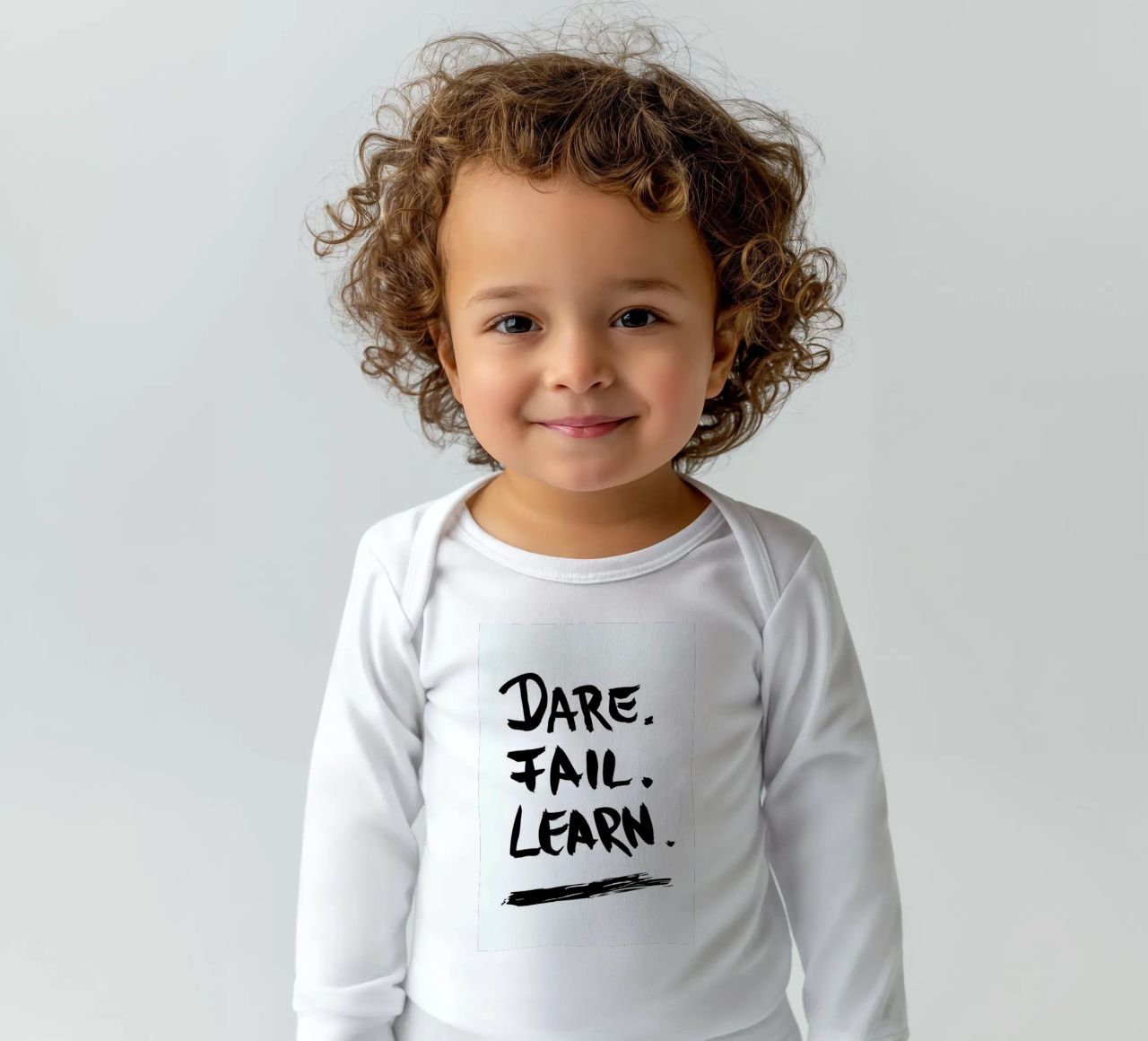 Dare. Fail. Learn. body neonato maniche lunghe da petiteCAPS
